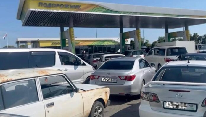 Tbilisi Confirms ‘Business’ Supplied Fuel to Occupied Abkhazia From Georgia Proper Amid Shortages - Civil Georgia